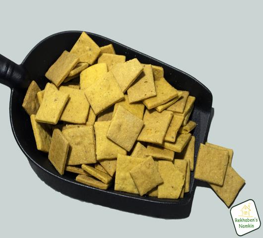 Rekhaben's Namkeen Kesar Elaichi Sakkarpara | 300 gms