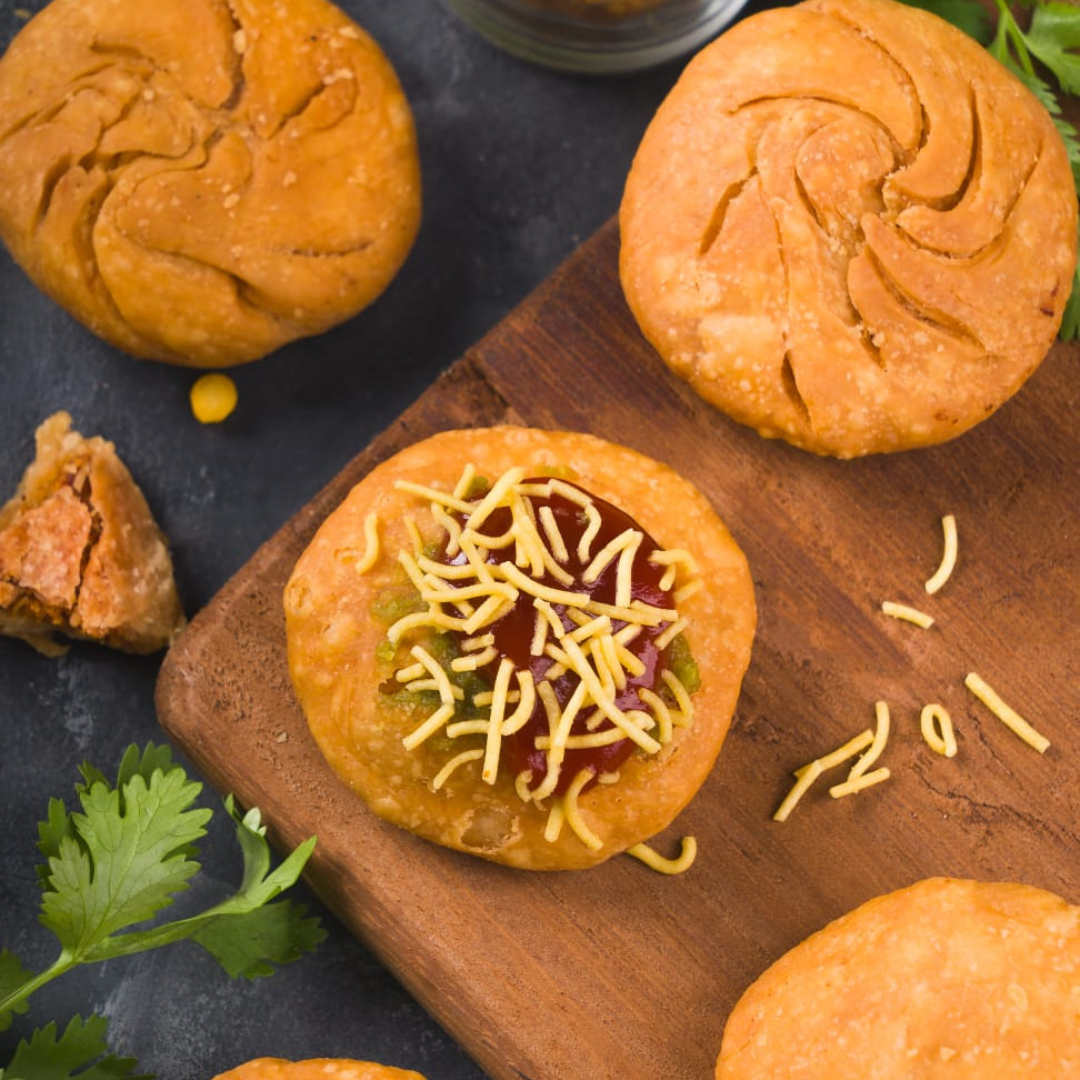 Mom's Namkeen Treats Special Khasta Kachori | 500 gms