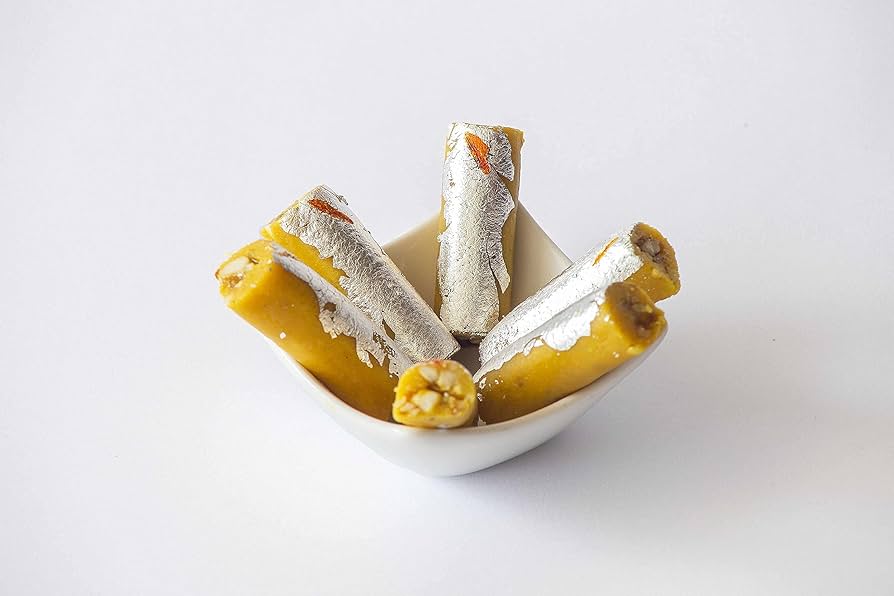 Ruchi Sweets Kaju Kesar Pista Roll | 500 gms