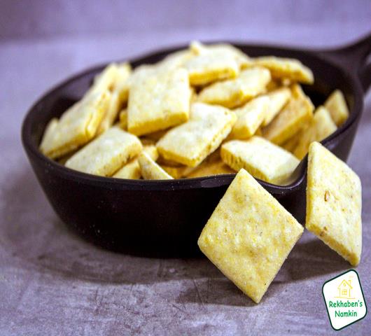 Rekhaben's Namkeen Baked Sakkar Para | 300 gms