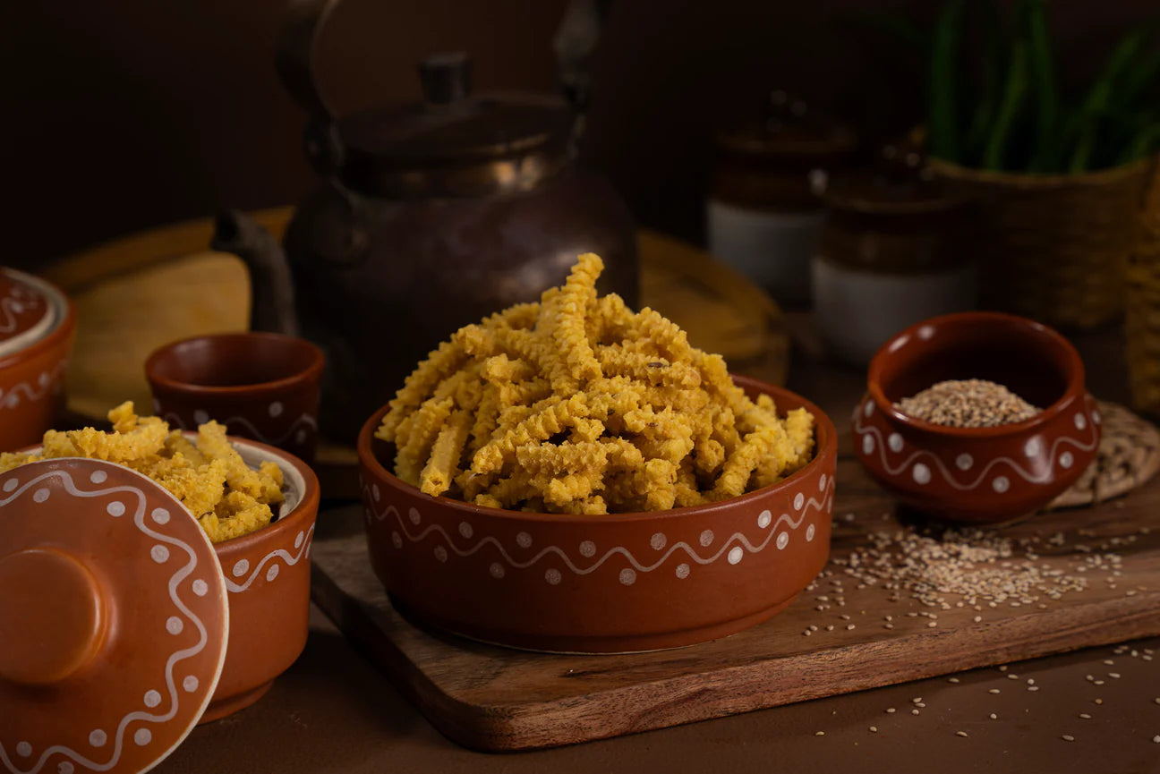 Pothgaal Sweet Jonna Murukulu - 300 gms