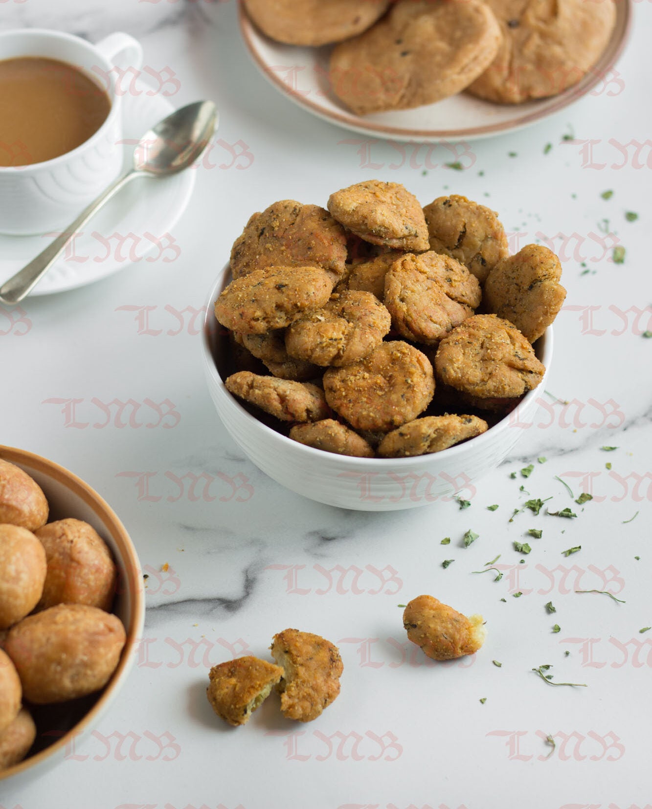 Laxmi Misthan Bhandar Methi Mathri - 500 gms