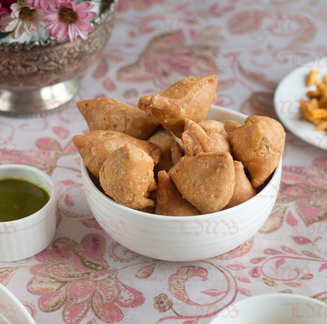 Laxmi Misthan Bhandar Party Samosa - 500 gms