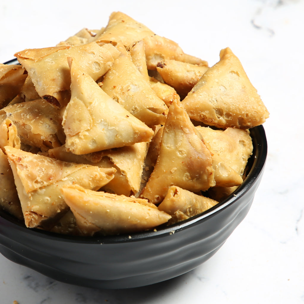 Ganesh Gruh Udyog Dry Samosa - 200 gms