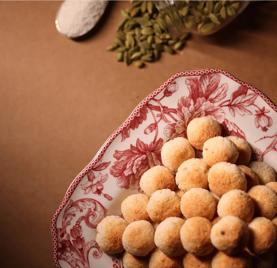 Dotivala Bakers & Confectioners Coconut Loaves Macroom (Egg) - 500 gms