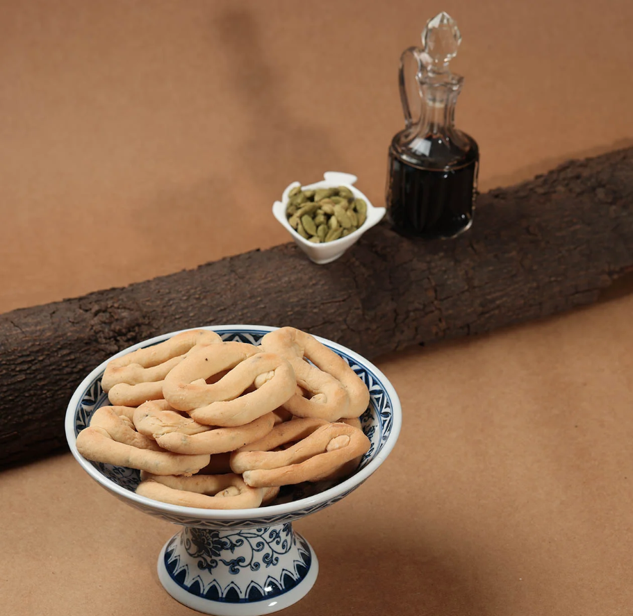 Dotivala Bakers & Confectioners Figure of 8 Karakari - 500 gms