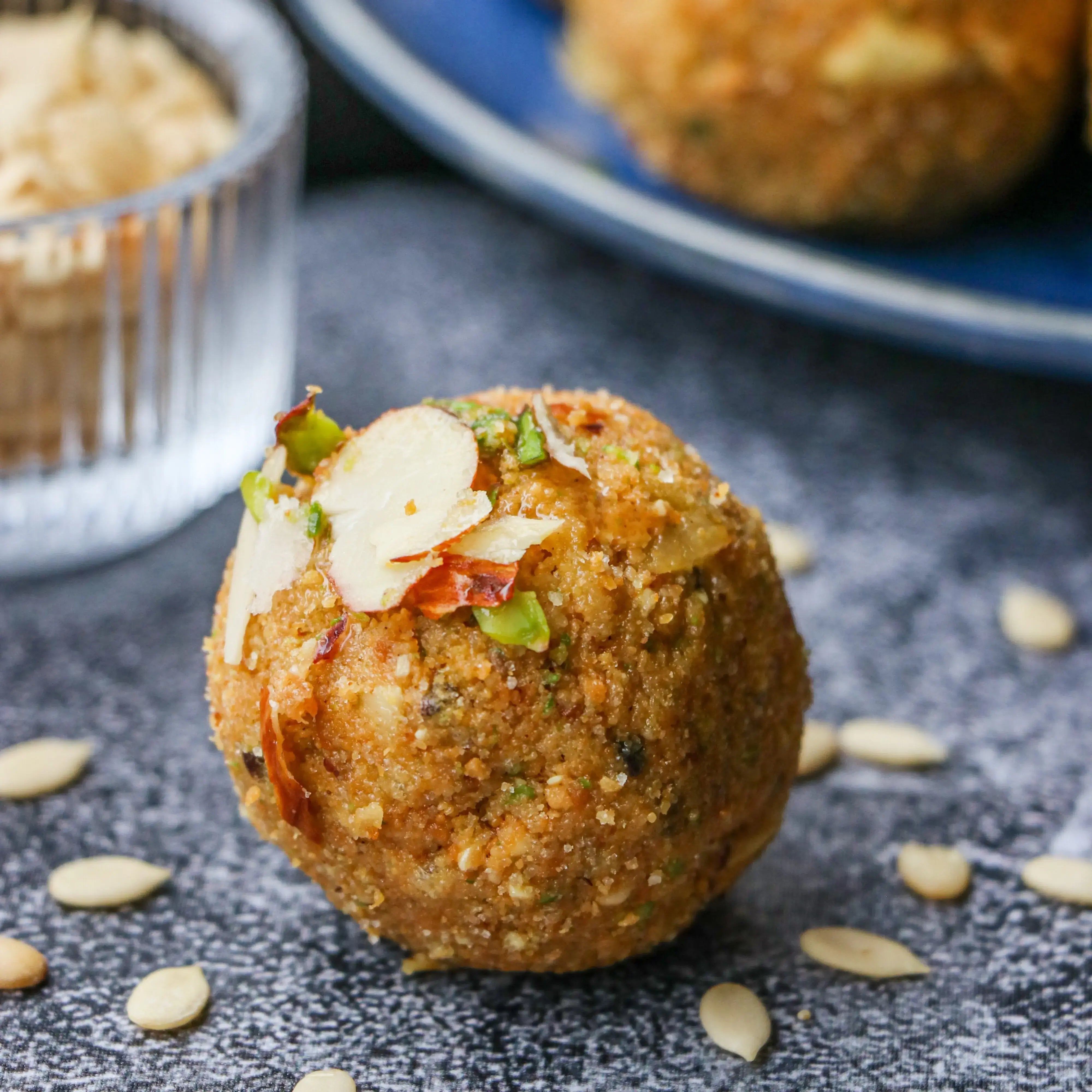 Bhanwarilal Mix Gond Magaj Laddu - 500 gms