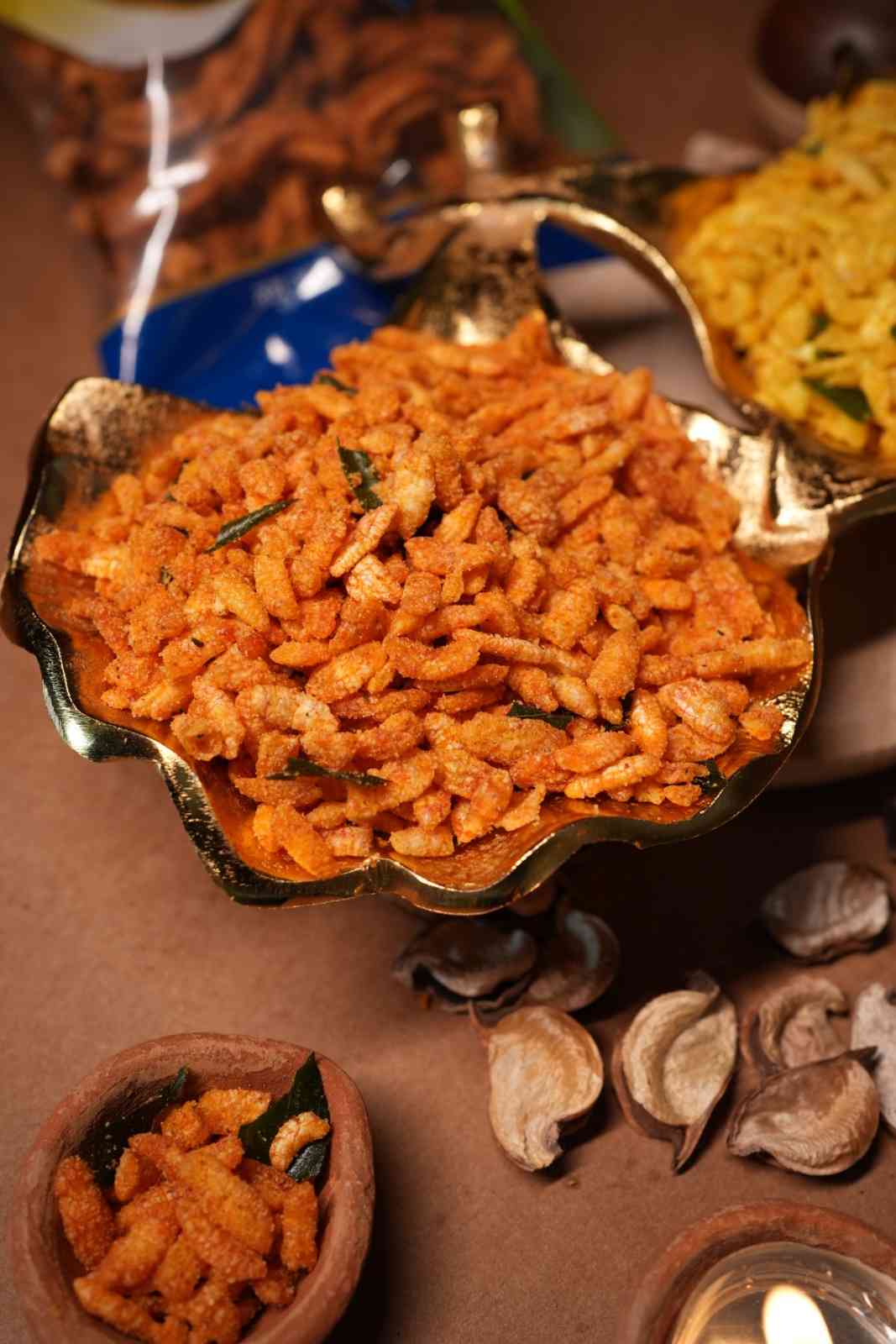 Sarvottam Chawana & Sweet Mart Pauva Chevda Spicy | 500 gms