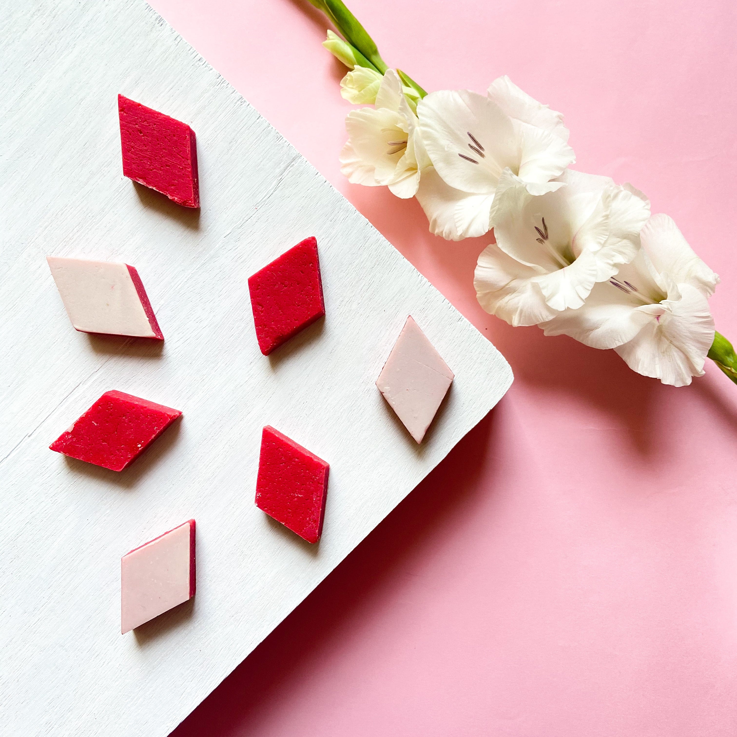 Hanuram Strawberry Katli 500 gms - India shopping