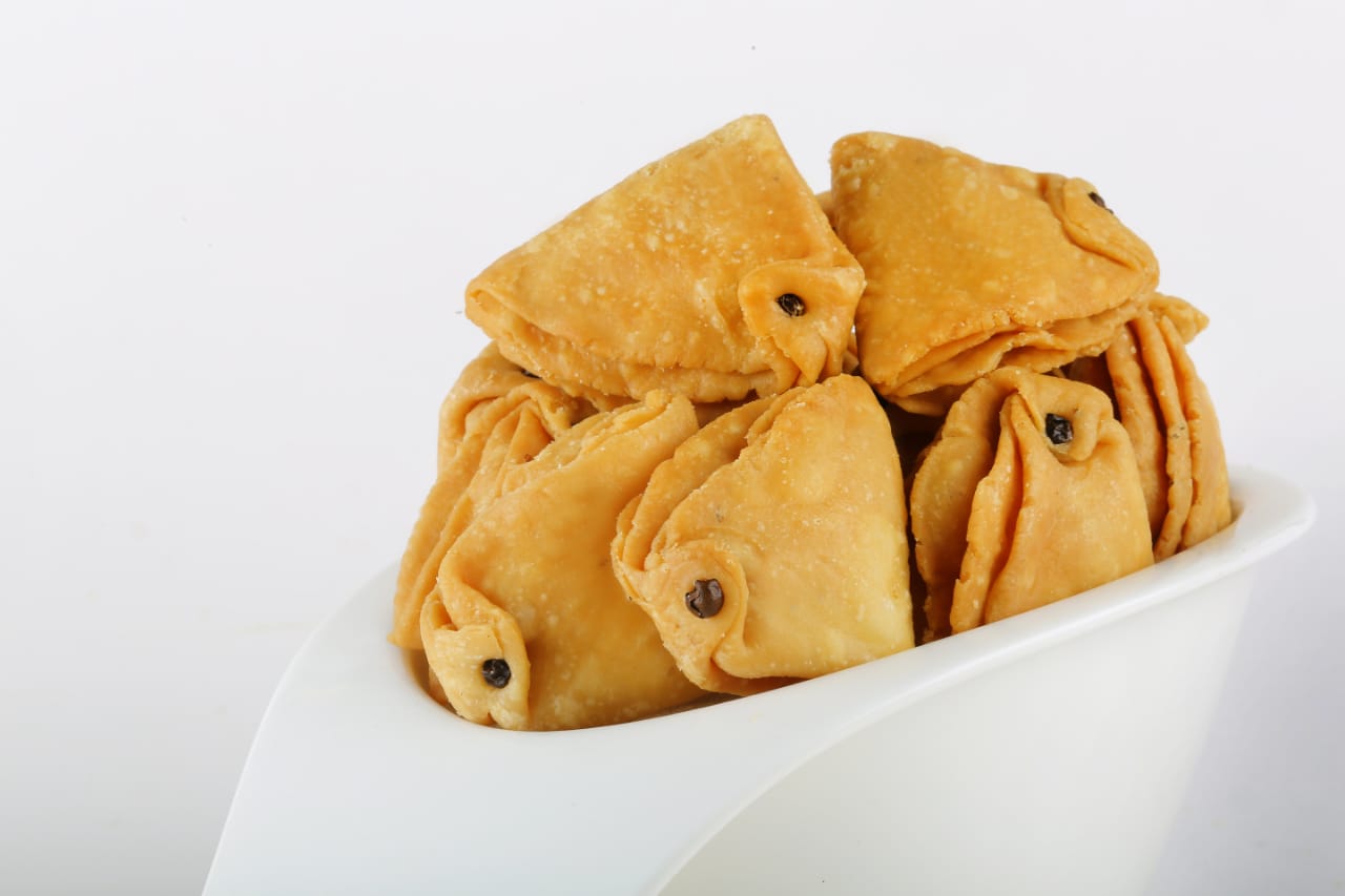 Hanuram Trikoni Mathri 250 gms - India shopping