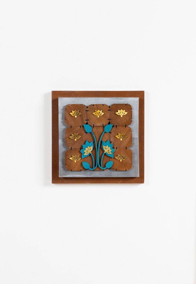 Flower Composition in a Wooden Block - India shopping