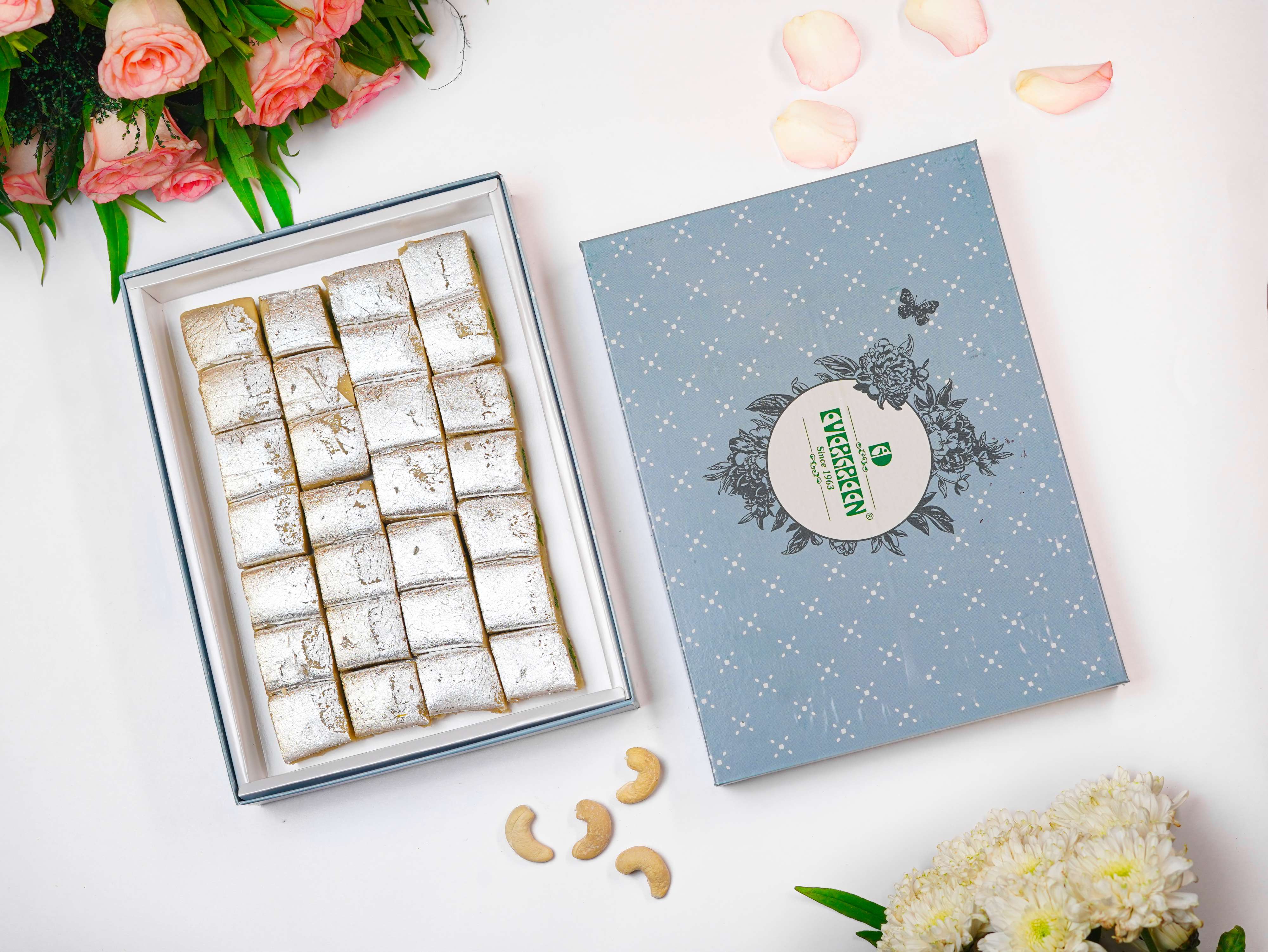 Evergreen Sweet House Kaju Pista Roll 500 gms - India shopping