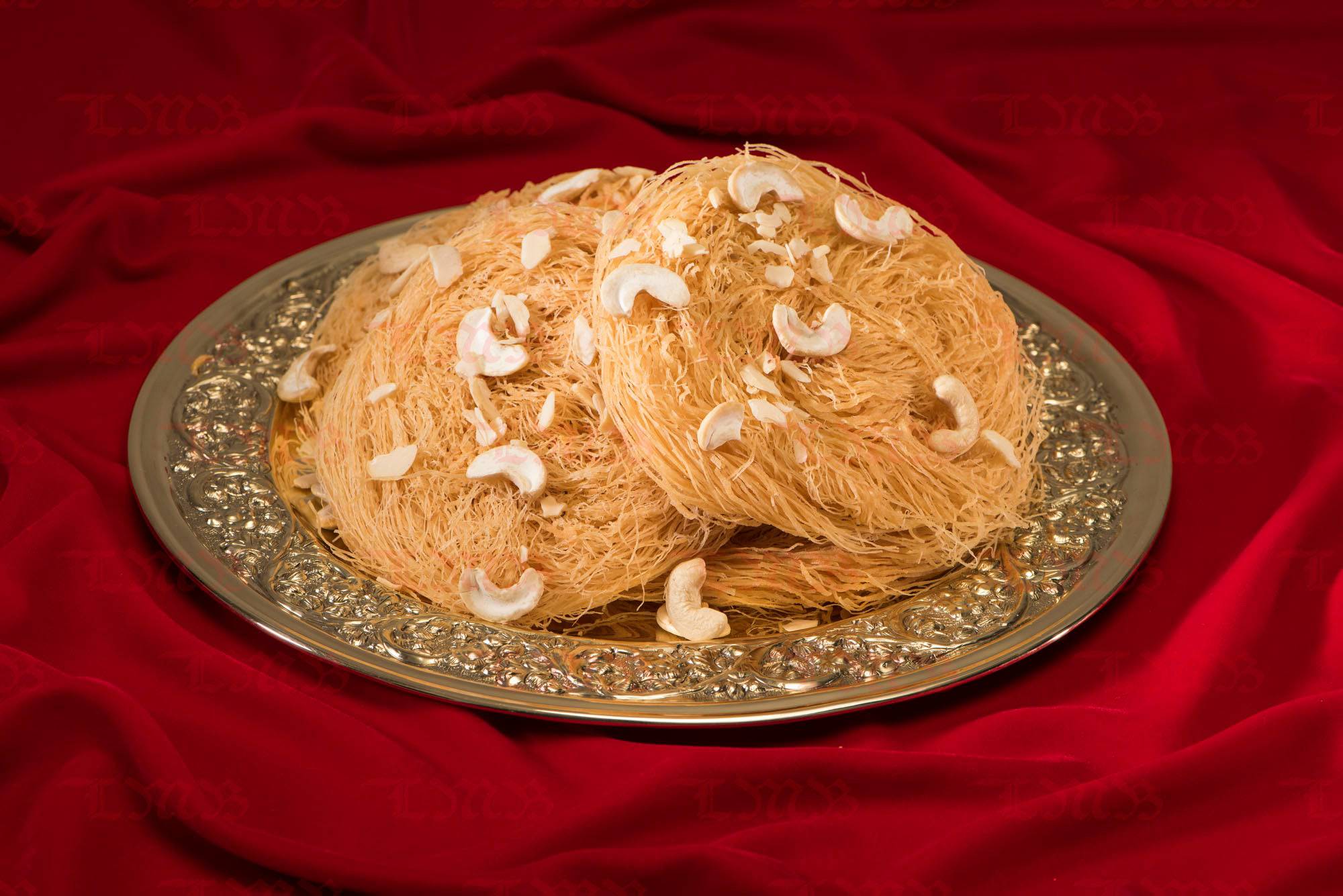 Fiki Doodh Phinni | Laxmi Misthan Bhandar - 500 gms - India shopping