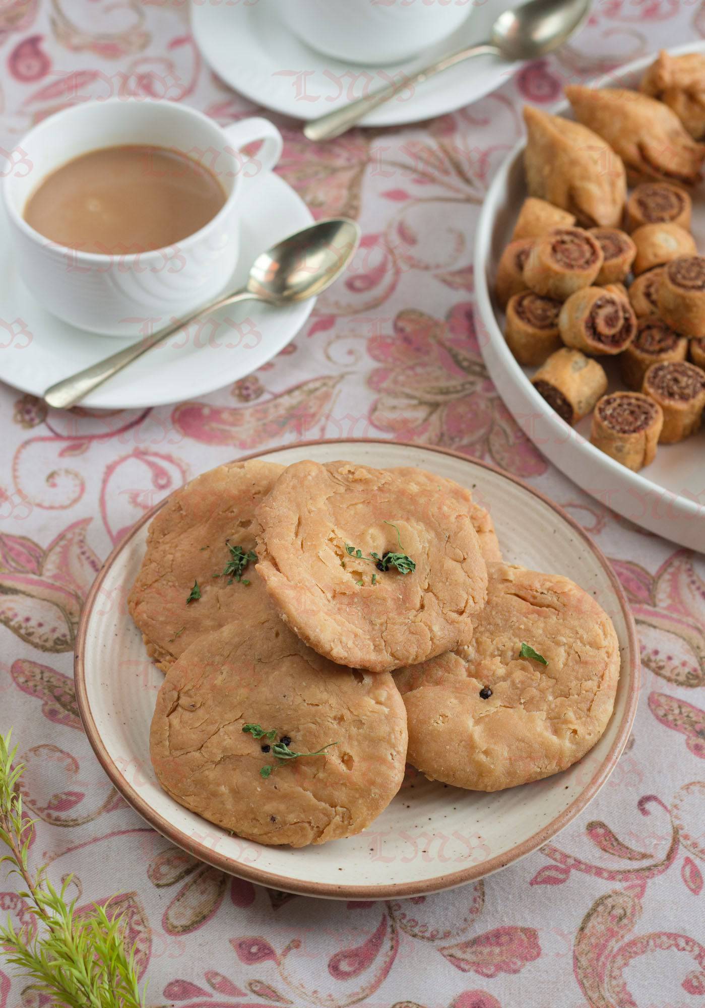 Laxmi Misthan Bhandar's Ghee Mathri - 500 gms - India shopping