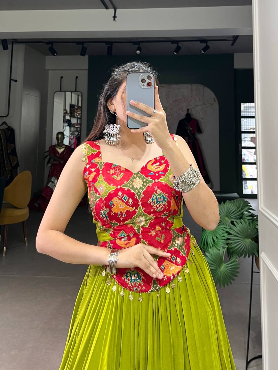 Plain With Embossed Design Lace Touch Up | Oct 2024 - India shopping