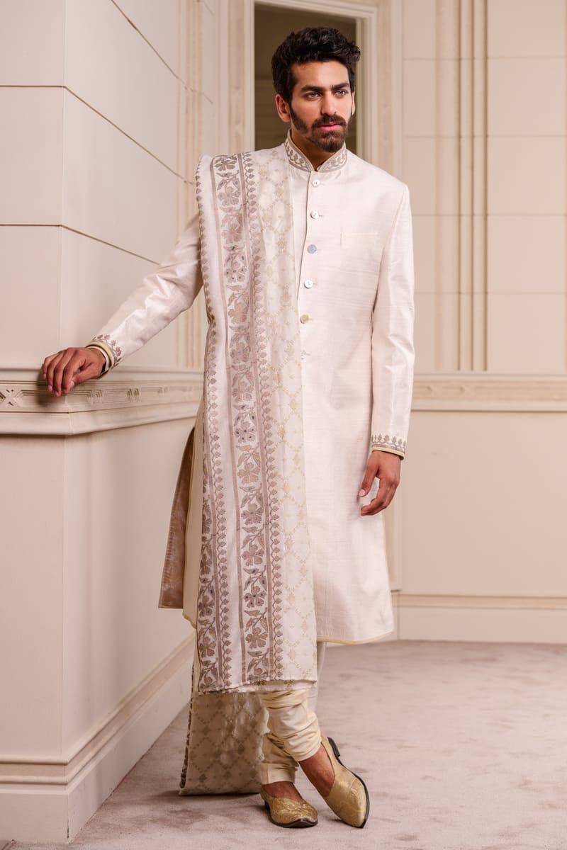 Tasva Ivory Classic Silk Sherwani paired with Stole - India shopping