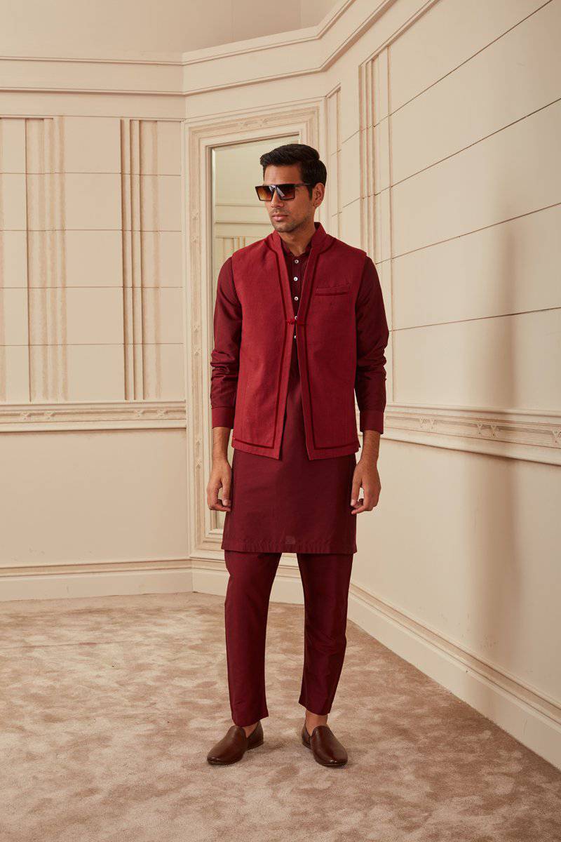 Tasva Maroon Bundi With Single Frogging Button - India shopping