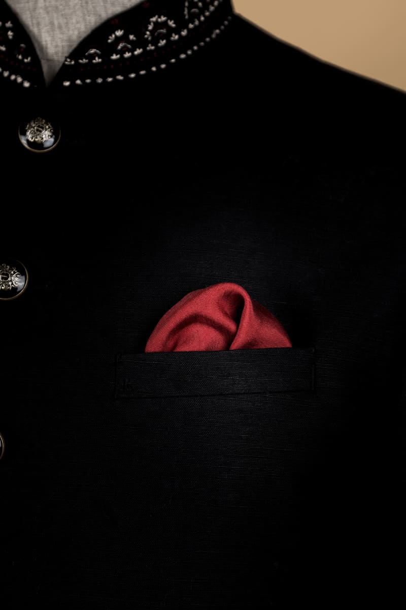 Tasva Maroon Pocket Square With Embroidered Border - India shopping