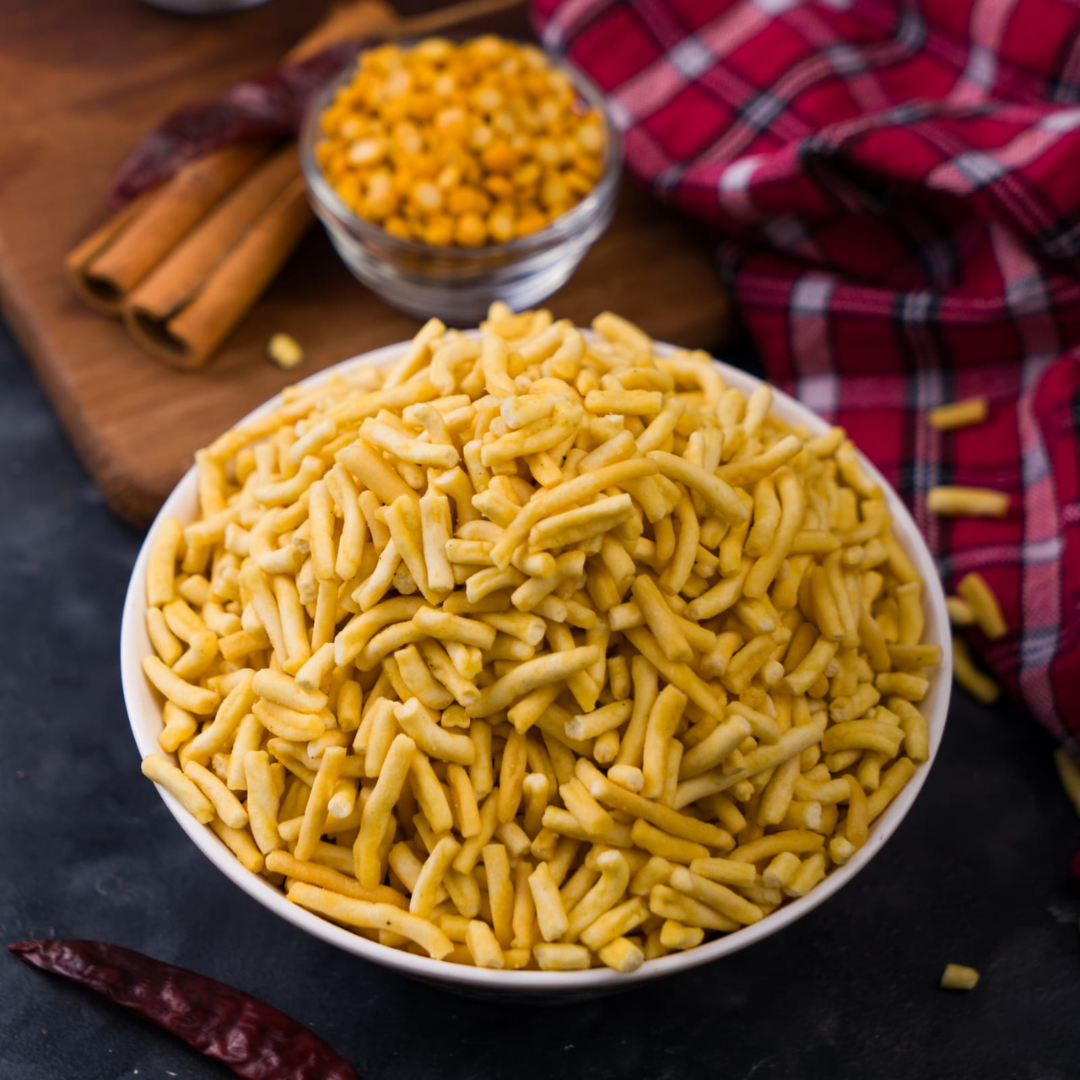 Mom's Namkeen Treats Special Bhavnagari Gathiya | 500 gms