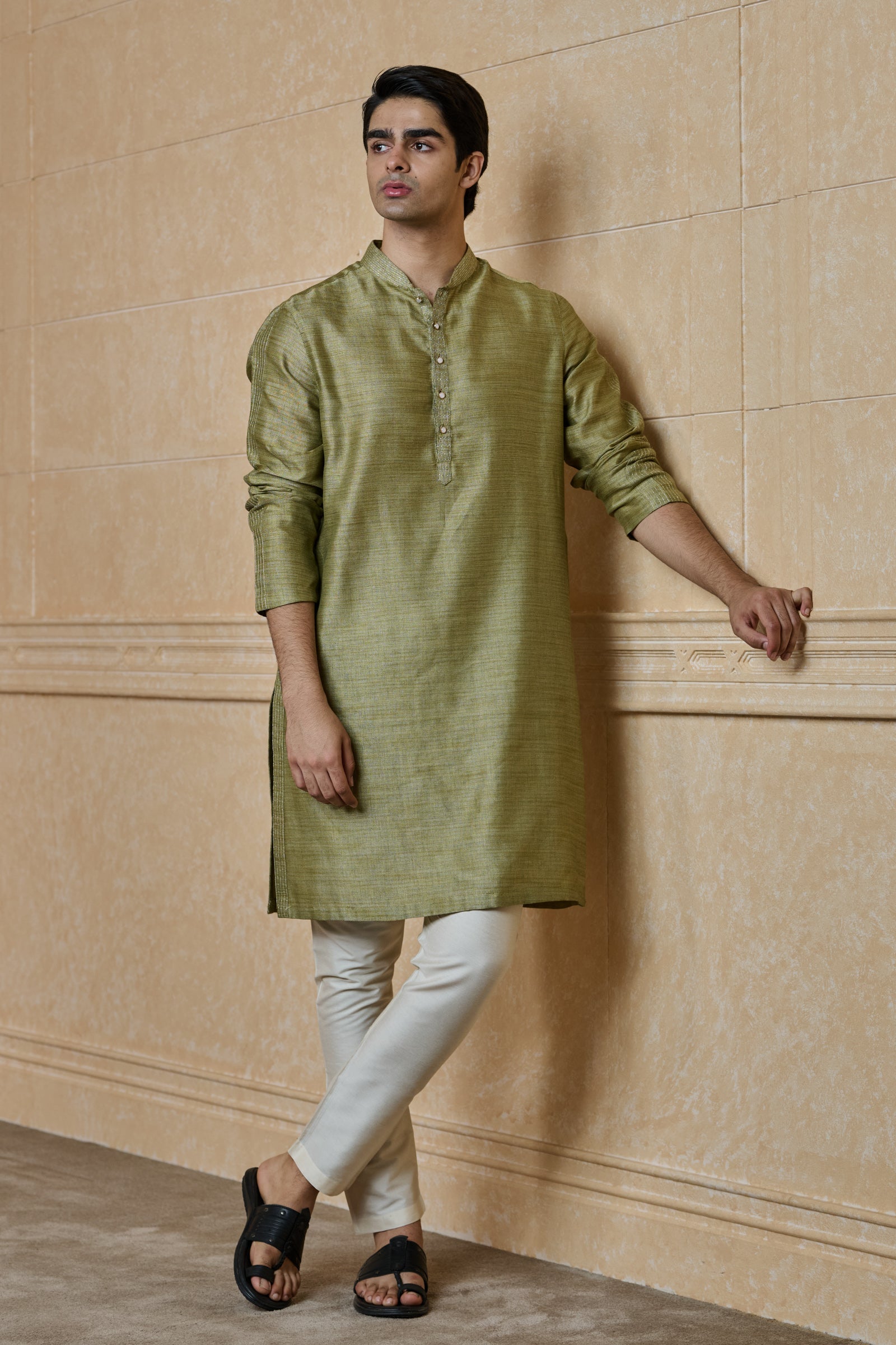 Jacuard Kurta Set With Zari Texturing