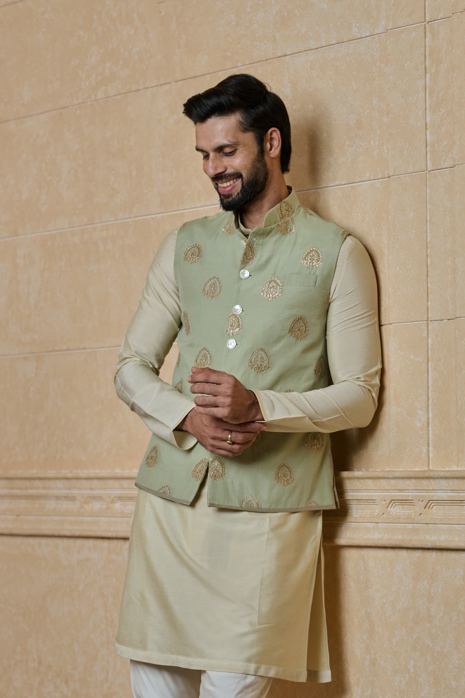 Dori Work Highlighted Kurta Bundi Set