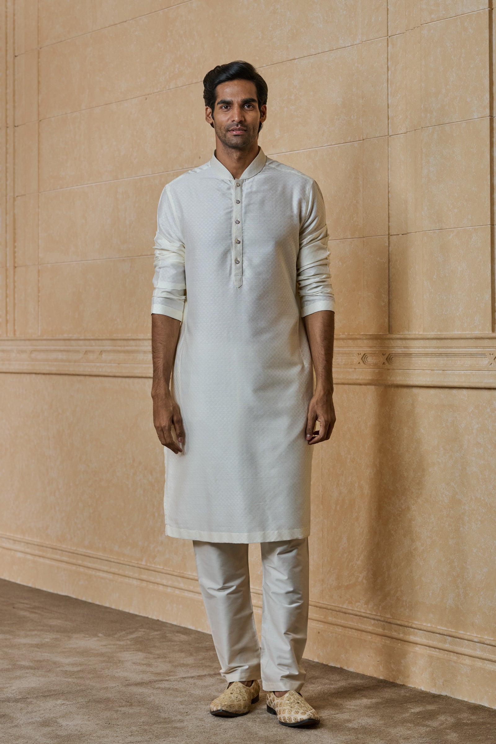 Jacquard Kurta With Top Stitch Detailing