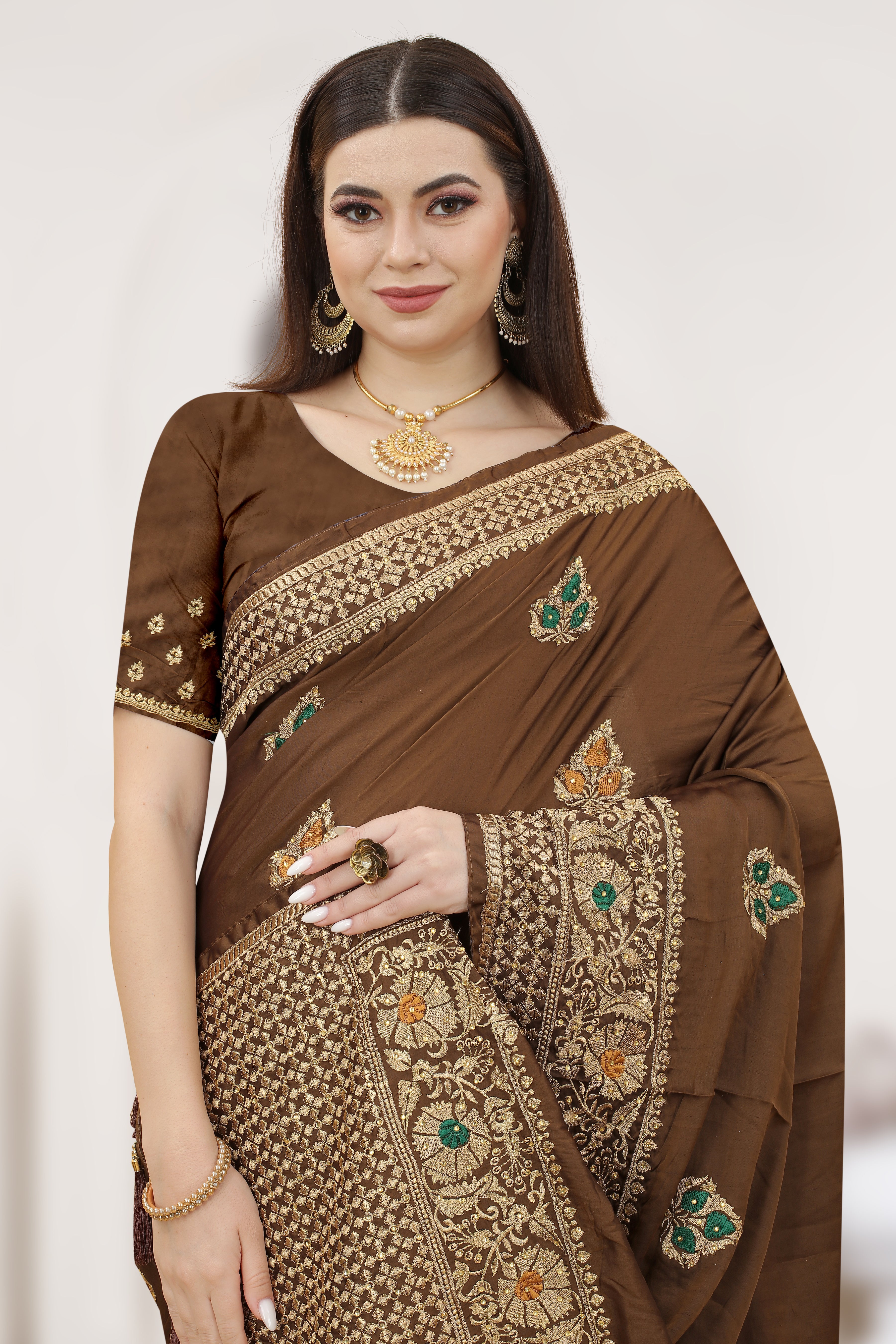 Designer Saree Featuring Heavy Resham & Zari Embroidery