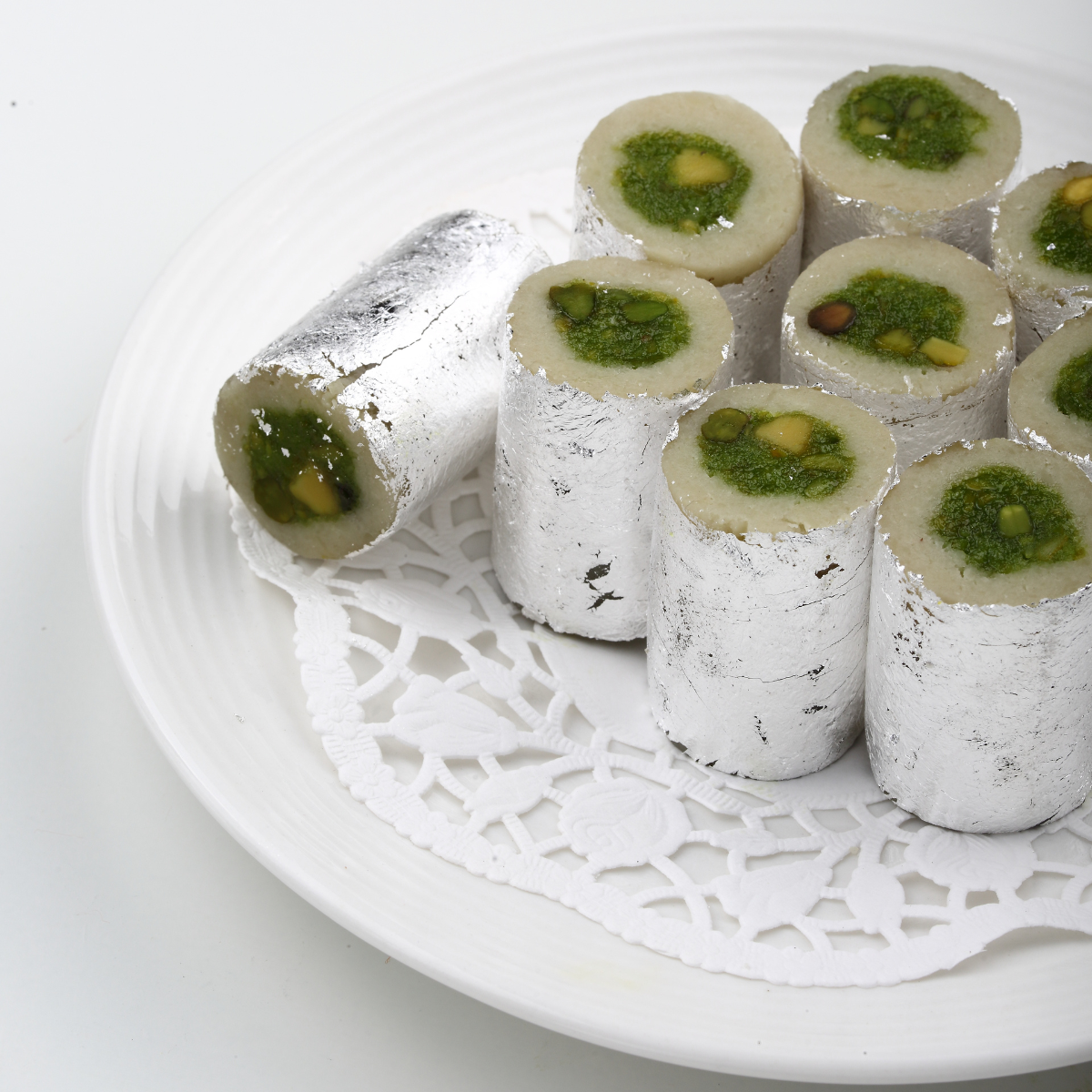 Dadu's Badam Pista Roll 500 gms