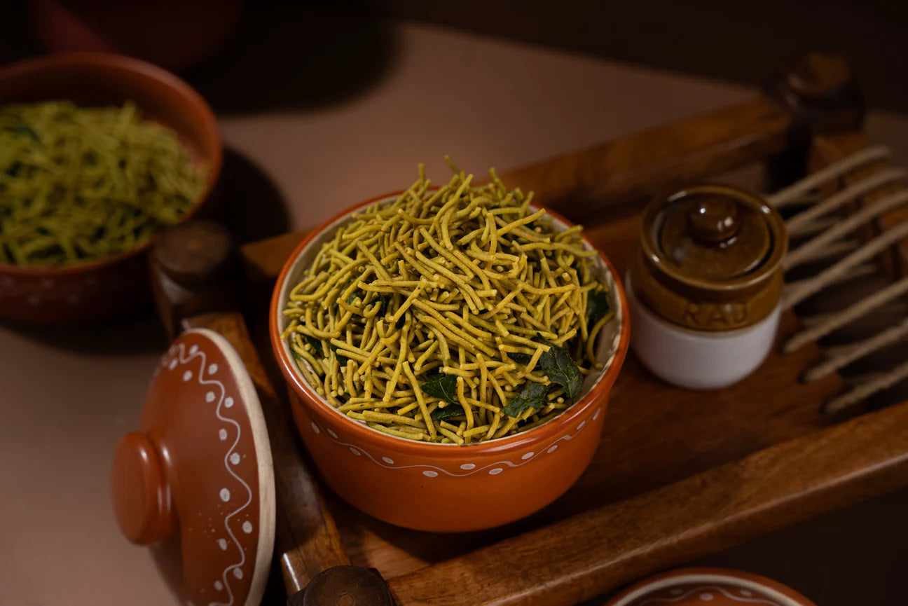 Pothgaal Sweet Palak Sev - 300 gms