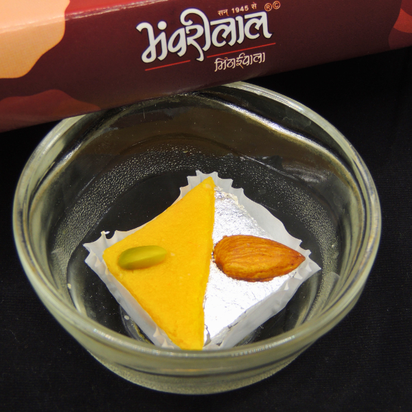 Bhanwarilal Kaju-Badam biscuit sweet