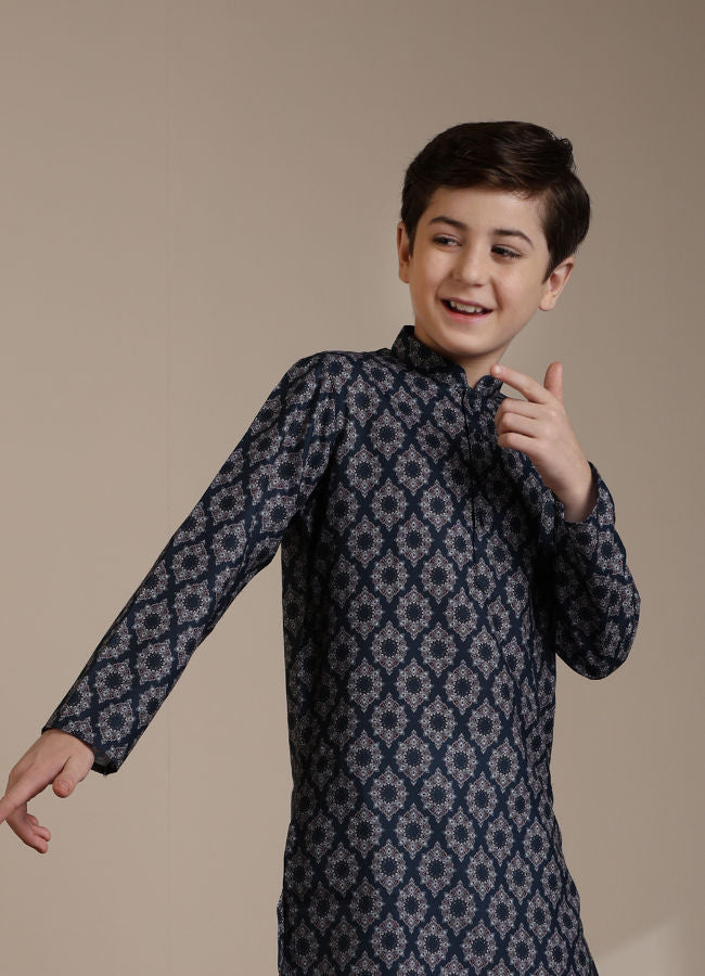 Manyavar-Boys-Dark-Blue-Jaal-and-Medallion-Patterned-Kurta-Set