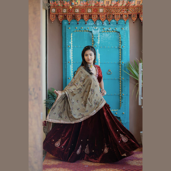 Chaniya choli - Ready to Wear Vintage look velvet chaniya choli