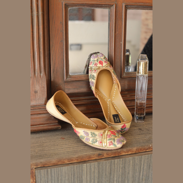 Juttis - Multi Color Embroidered Charming Floweret