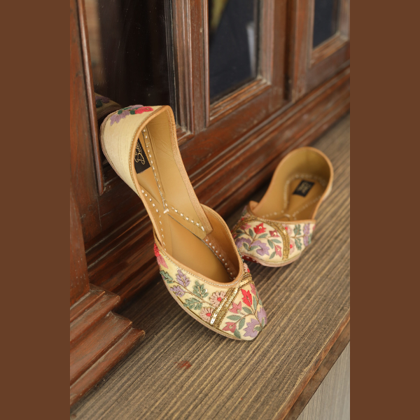 Juttis - Multi Color Embroidered Charming Floweret