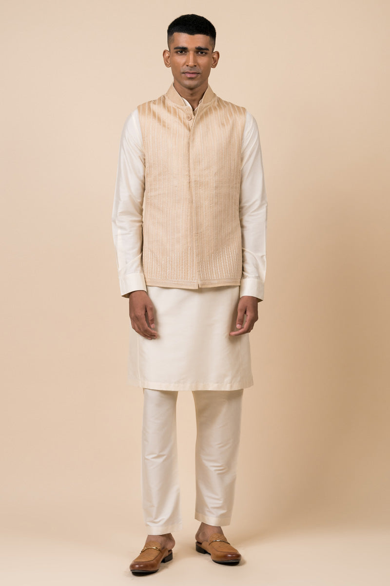 Kurta Bundi Set In Shciffli Base