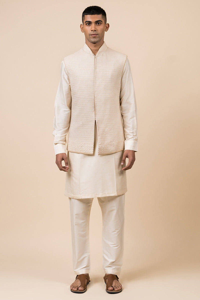 Shciffli Base Kurta Bundi Set