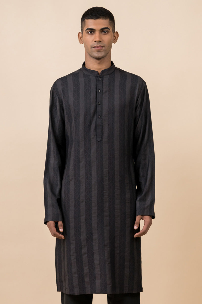 Kurta Set With Jaali Details