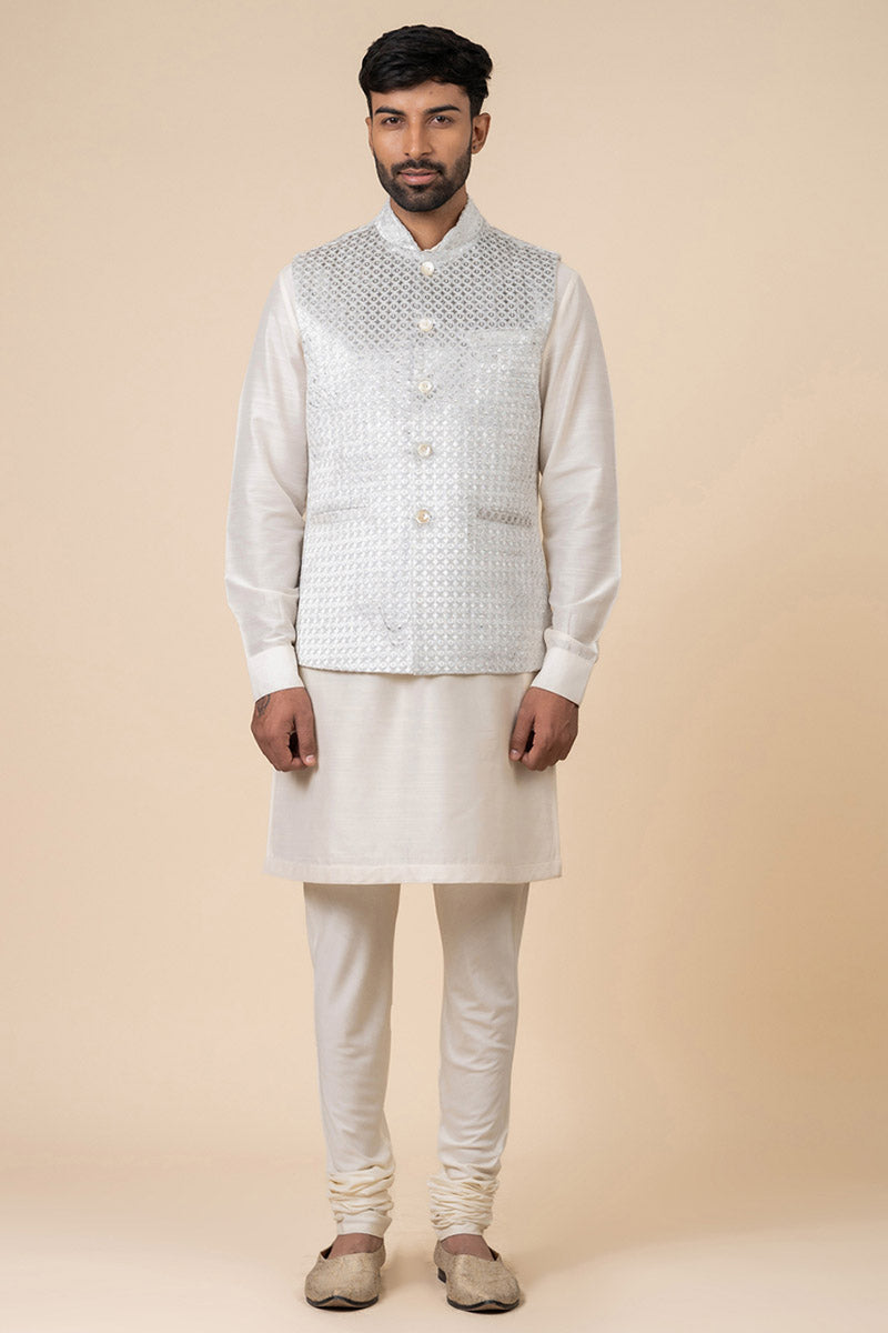 Kurta Bundi Set In Embossed Velvet