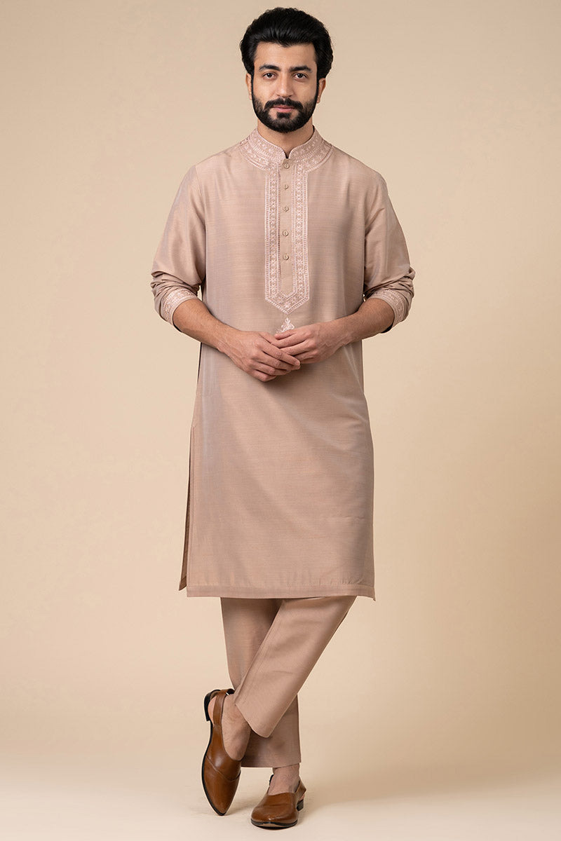 Pink Kurta Set In Aari Embroidery Detail