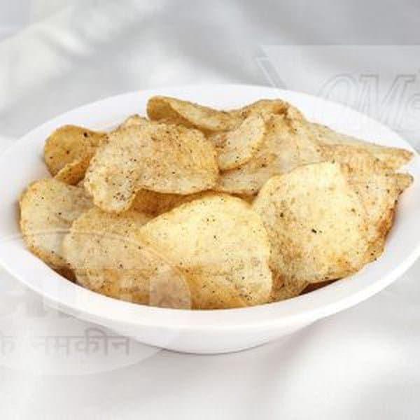 Om Namkeen Black Pepper Chips