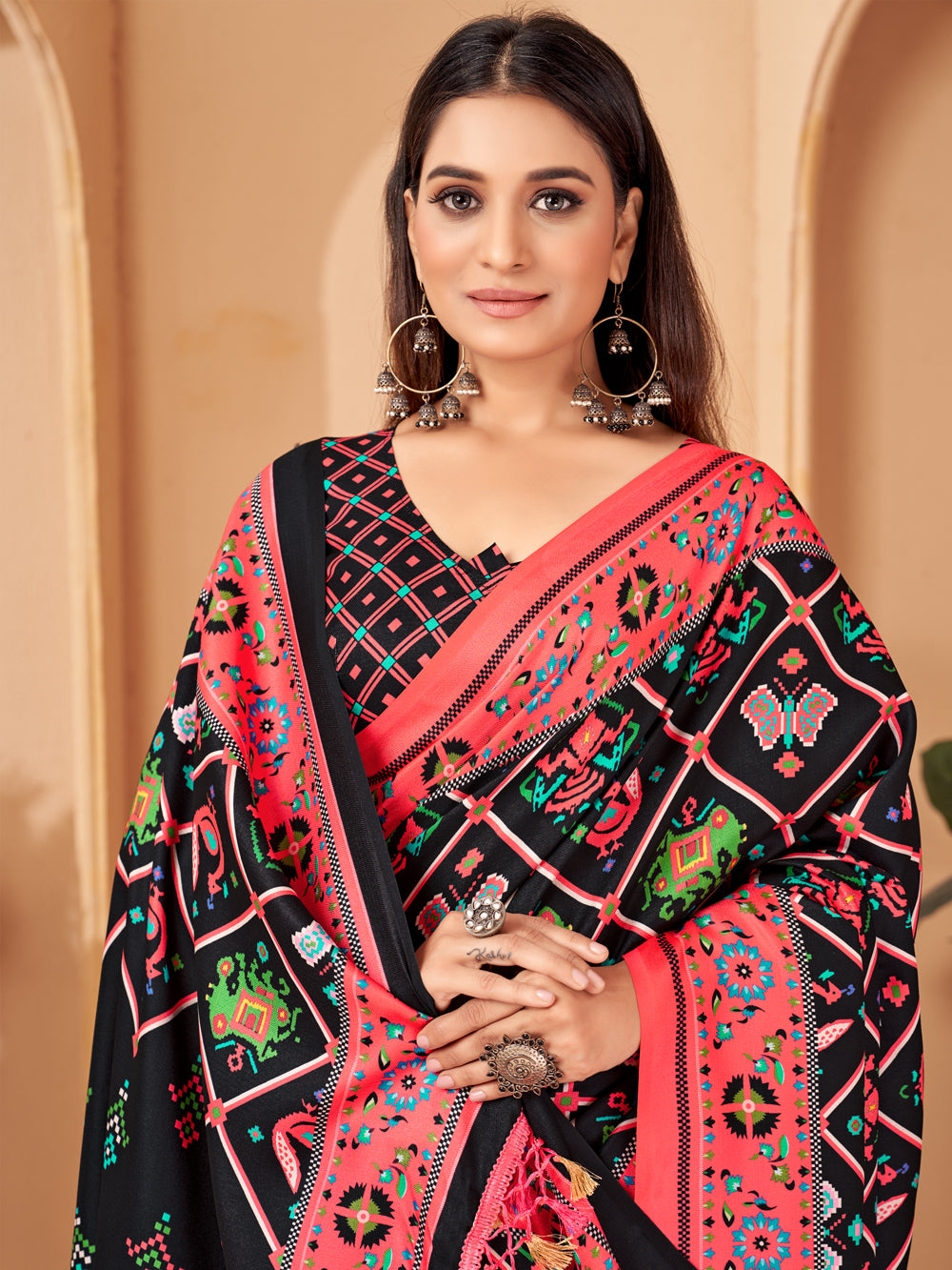 Royal Enigma: Black & Red Box Pattern Pashmina Saree with Shawl - India shopping