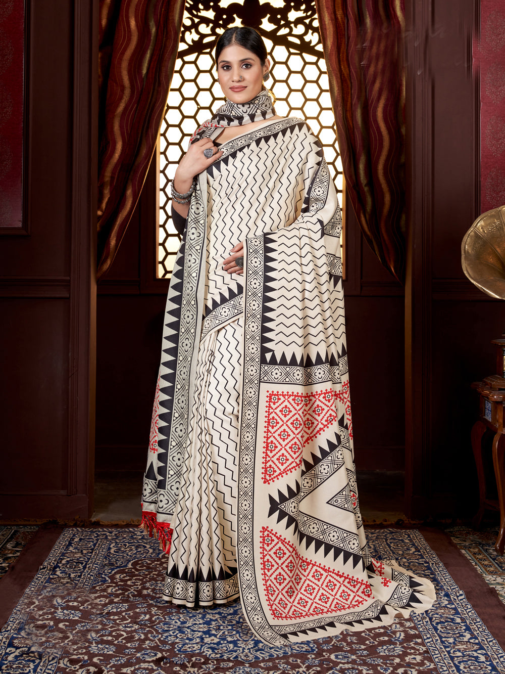 Lines of Elegance: Classic Pashmina Winter Saree & Shawl - India shopping