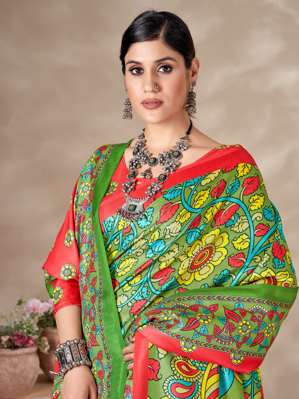 Majestic Floral Aura: Digital Print Pashmina Saree & Shawl Set