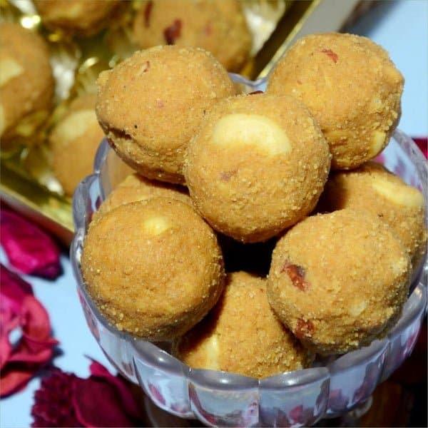 Prakash Namkeen Desi Ghee Besan Dryfruit Laddu