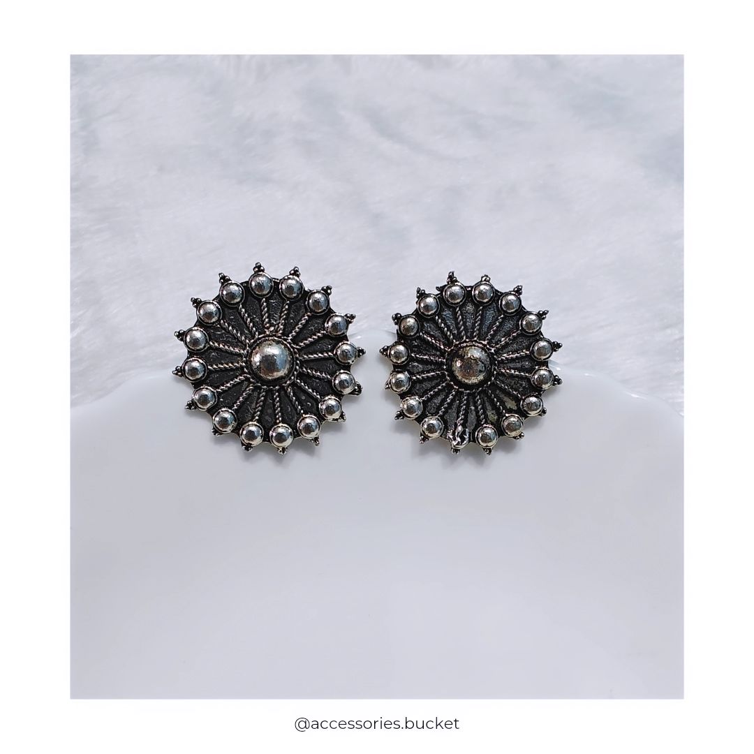 Round Shape Oxidised Studs