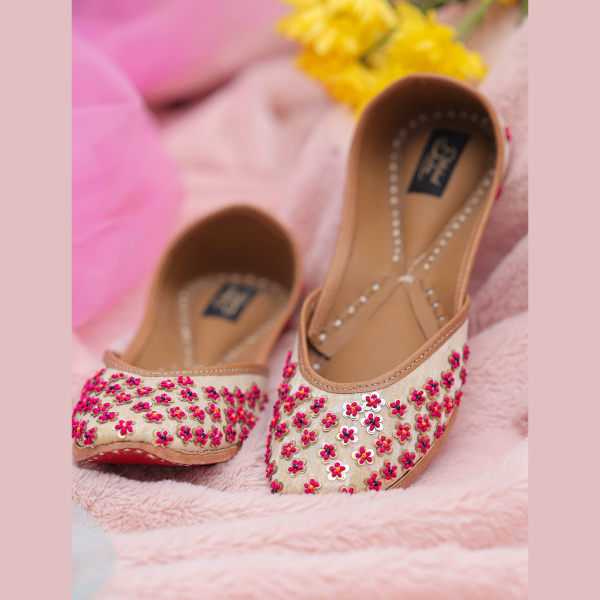 Tikki Salma Sitaare Floral Embroidered Juttis -Salma Sitare