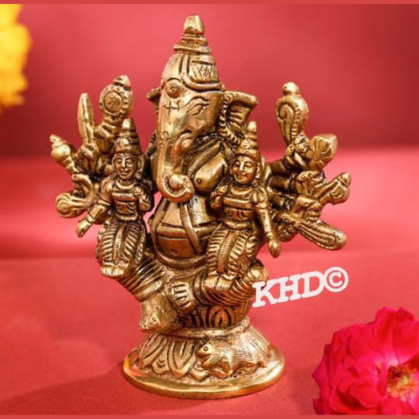 Lord Shri Ganesha with riddhi - siddhi