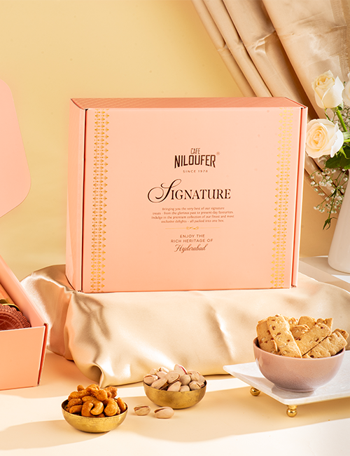 Cafe Niloufer   Signature Box