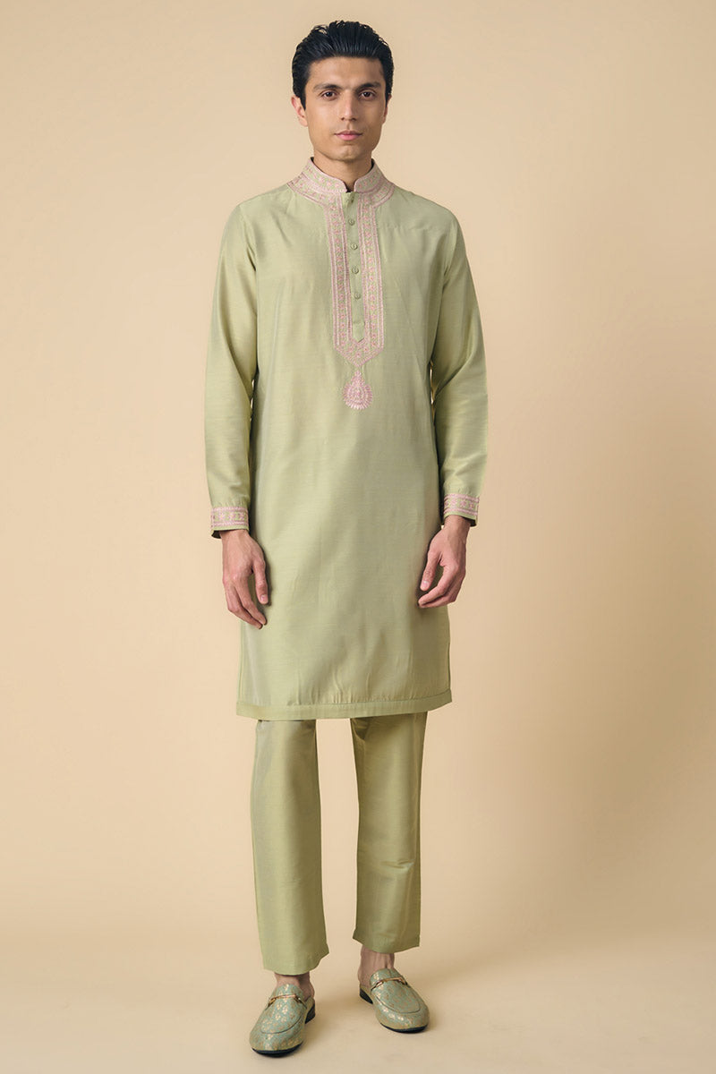 Kurta Set With Aari Embroidery Around Collar And Placket