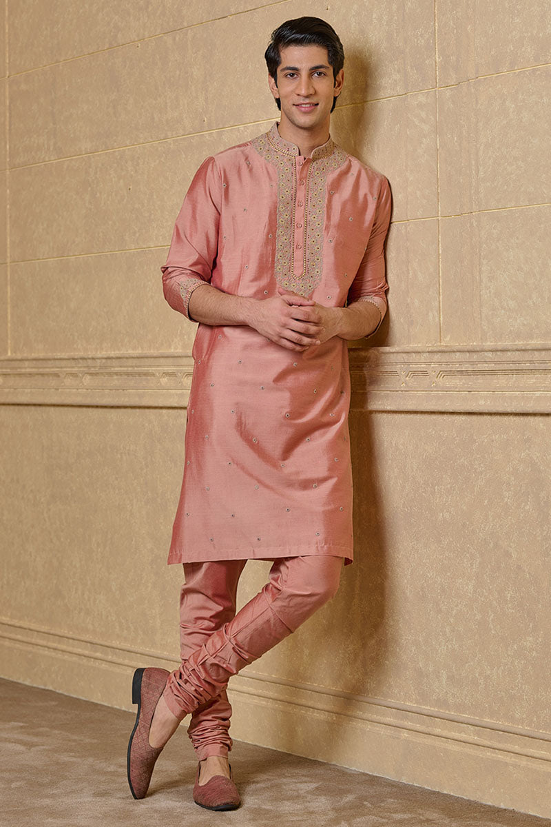 Pink Kurta Set With Thread Embroidery Details